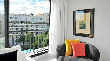The Athenaeum Luxury Hotel
