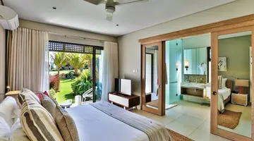 The Bay Club at Anahita