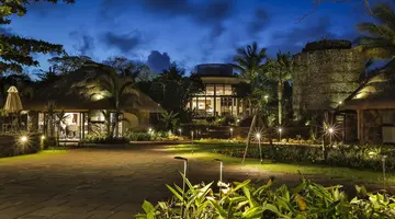 THE BAY CLUB AT ANAHITA