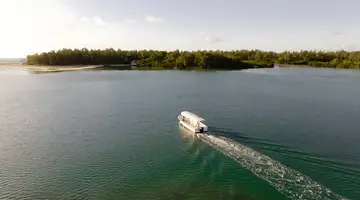 The Bay Club at Anahita