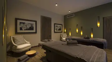 The Bay Club at Anahita