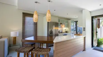 THE BAY CLUB AT ANAHITA
