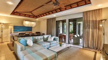 The Bay Club at Anahita