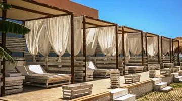 THE BAY HOTEL