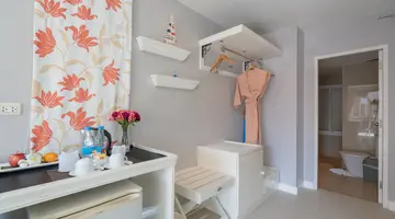 THE BEACH BOUTIQUE