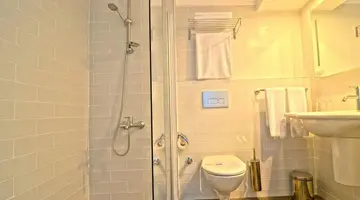 THE BEACH FRONT HOTEL ADULT ONLY +16