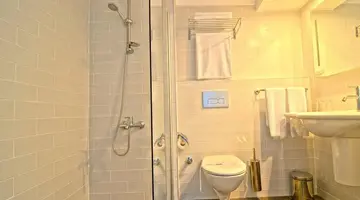 THE BEACH FRONT HOTEL ADULT ONLY +16