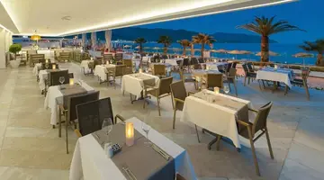 THE BEACH FRONT HOTEL ADULT ONLY +16