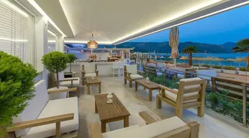 THE BEACH FRONT HOTEL ADULT ONLY +16