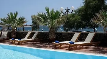 The Boathouse Hotel