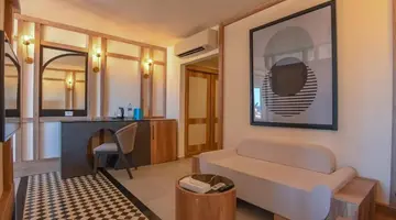 THE BOUTIQUE HOTEL