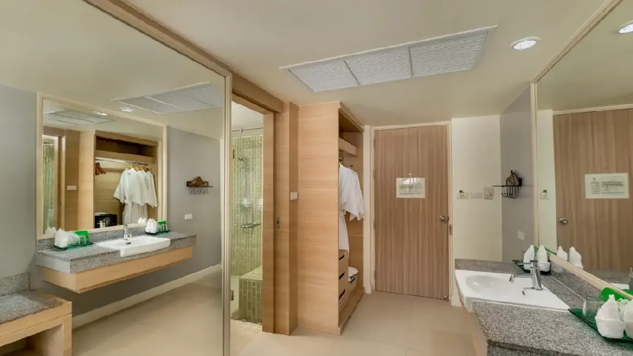THE BRIZA BEACH RESORT KHAO LAK
