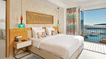 THE CHEDI LUSTICA BAY