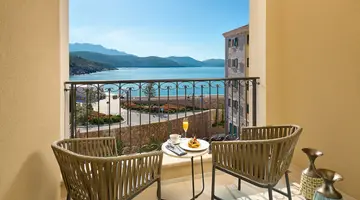 THE CHEDI LUSTICA BAY