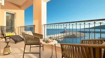 THE CHEDI LUSTICA BAY