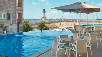 THE CHEDI LUSTICA BAY