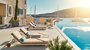 THE CHEDI LUSTICA BAY