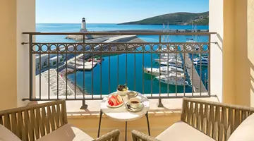 THE CHEDI LUSTICA BAY