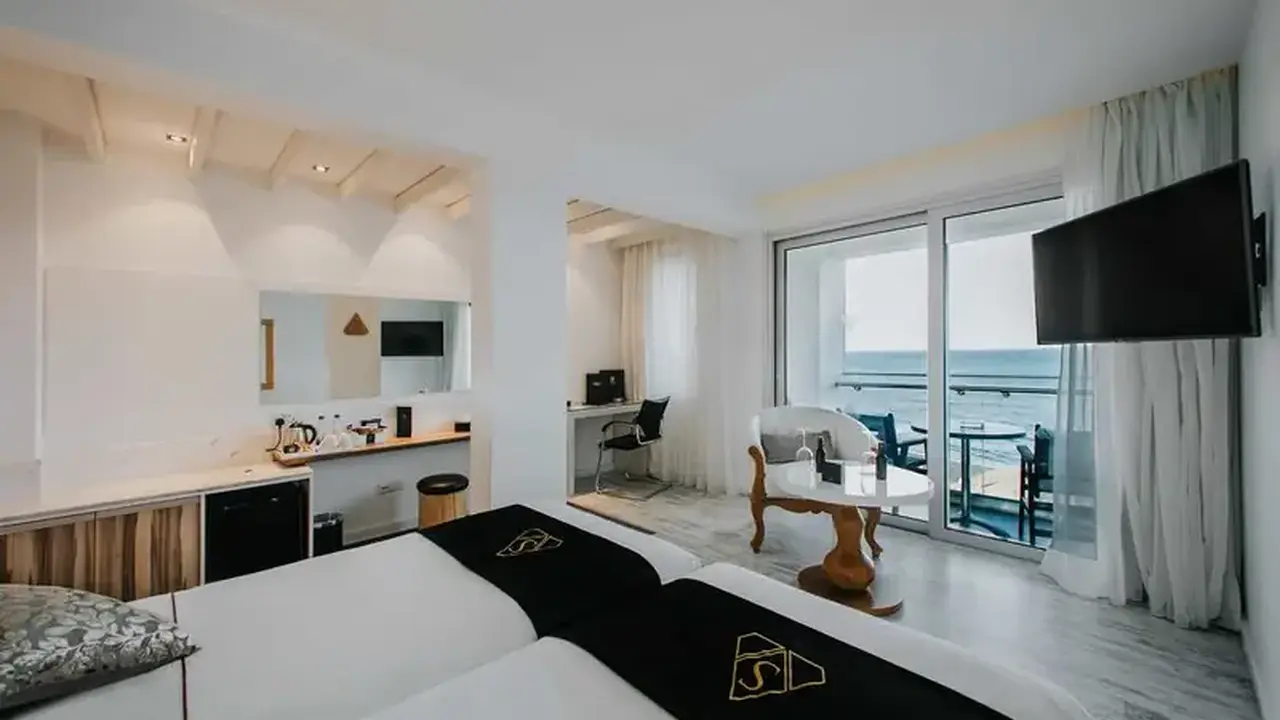 The Ciao Stelio Deluxe Hotel