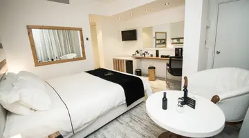 The Ciao Stelio Deluxe Hotel