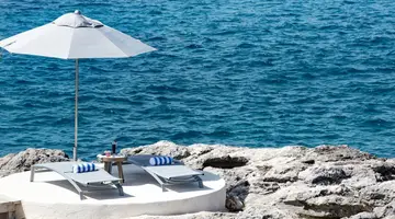 The Cliff Hotel