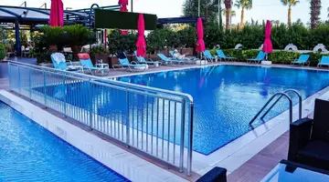 The Corner Park hotel