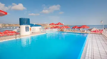The Gillieru Harbour Hotel