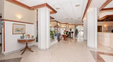The Gillieru Harbour Hotel