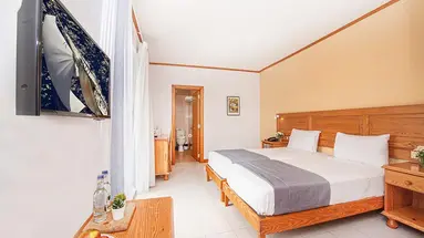 The Gillieru Harbour Hotel