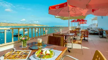 The Gillieru Harbour Hotel