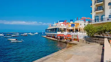 The Gillieru Harbour Hotel
