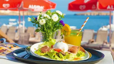 The Gillieru Harbour Hotel