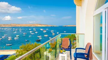 The Gillieru Harbour Hotel