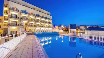 The Gillieru Harbour Hotel