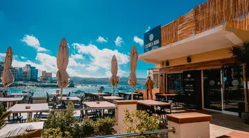 The Gillieru Harbour Hotel