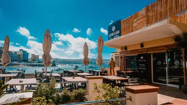 The Gillieru Harbour Hotel