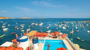 The Gillieru Harbour Hotel