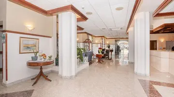The Gillieru Harbour Hotel