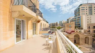The Gillieru Harbour Hotel