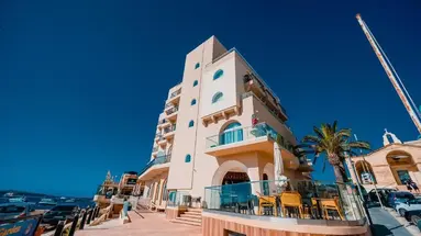 The Gillieru Harbour Hotel