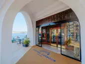 The Gillieru Harbour Hotel