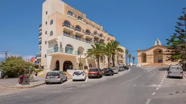 The Gillieru Harbour Hotel