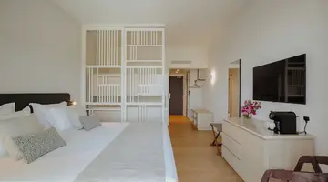 The Golden Coast Beach Hotel