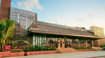The Golden Crown Hotel