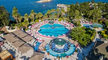 THE GRAND BLUE SKY HOTEL