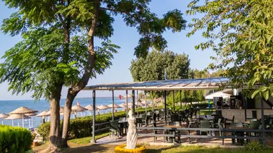THE HOLIDAY RESORT