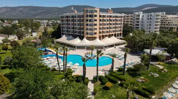 THE HOLIDAY RESORT