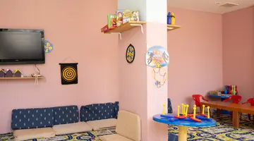 THE HOLIDAY RESORT