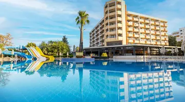 THE HOLIDAY RESORT