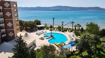 THE HOLIDAY RESORT